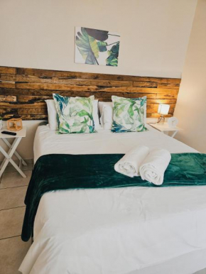 Sea Breeze Manor - Green Unit